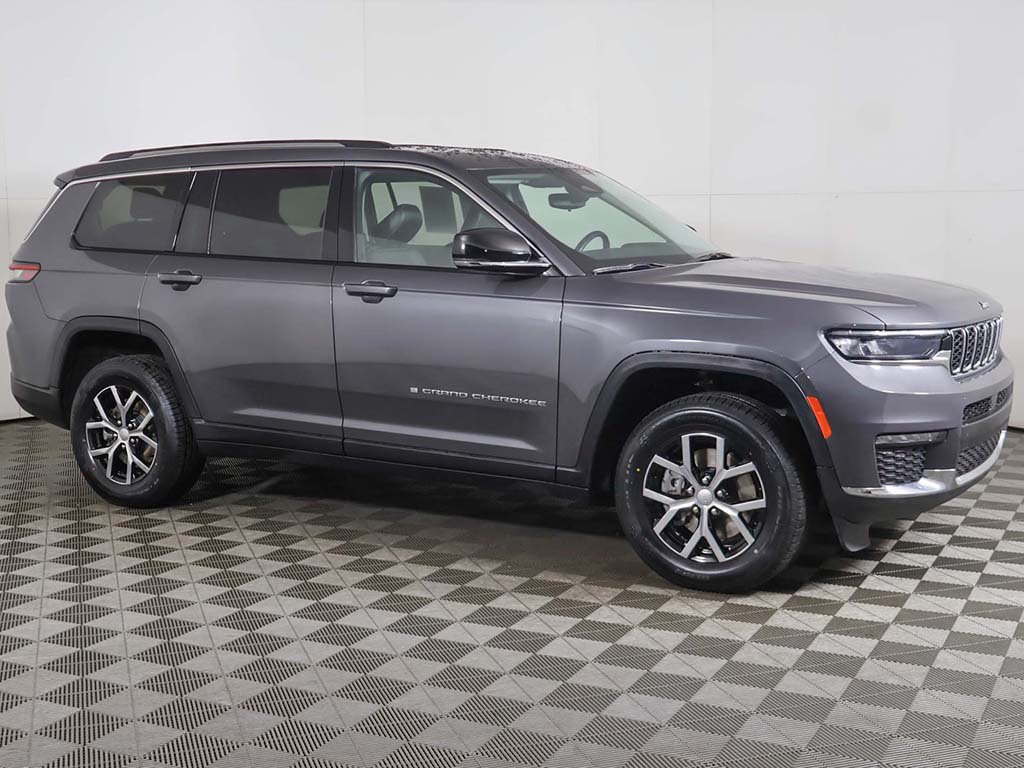 Used 2023 Jeep Grand Cherokee L Limited AWD/4WD image 16