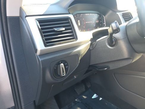 Used 2023 Volkswagen Atlas SEL image 11