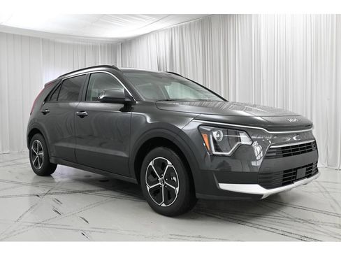 New 2026 Kia Niro EX FWD image 2