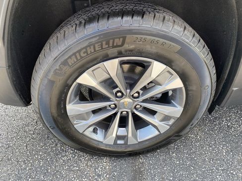 New 2025 Chevrolet Equinox LT image 29