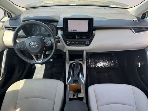 Used 2023 Toyota Corolla Cross LE AWD/4WD image 10
