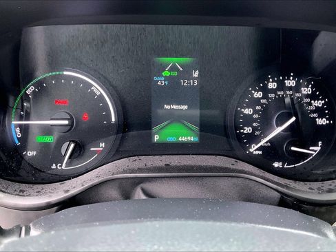 Used 2024 Toyota Sienna LE image 19