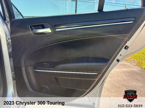 Used 2023 Chrysler 300 Touring w/ Safetytec Plus Group RWD image 29