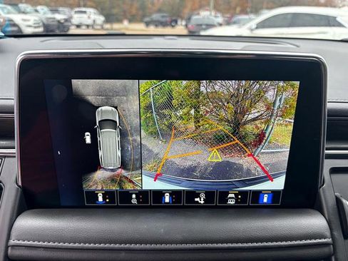 Used 2024 Chevrolet Suburban Z71 w/ Luxury Package image 29