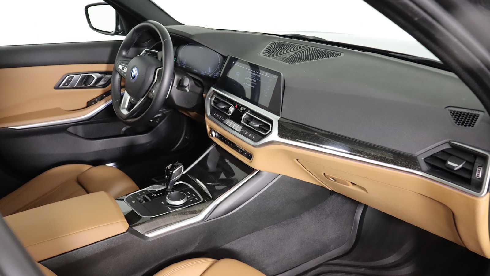 Used 2022 BMW 330e xDrive w/ Premium Package AWD/4WD image 9
