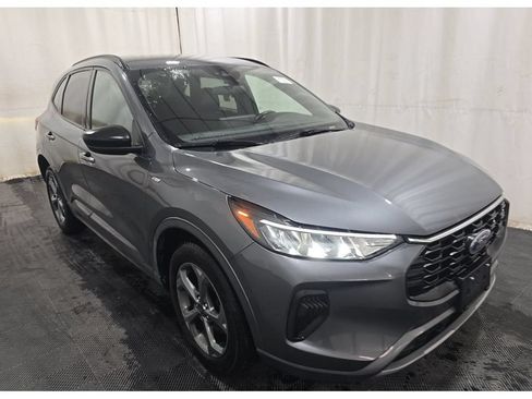 Used 2023 Ford Escape ST-Line w/ Tech Pack #1 AWD/4WD image 5