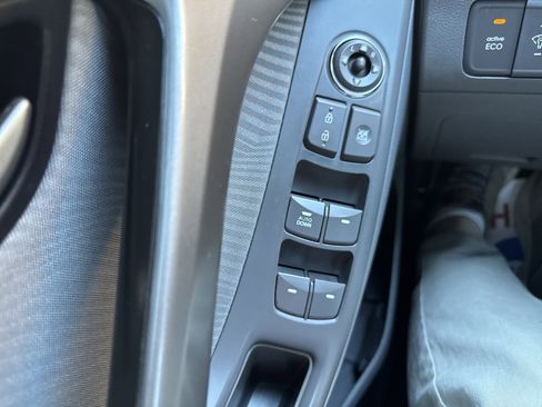 Used 2013 Hyundai Elantra GLS w/ Preferred Pkg image 27