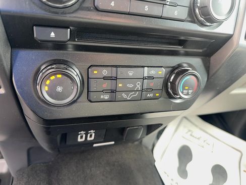 Used 2017 Ford F250 XLT w/ XLT Premium Package AWD/4WD image 18