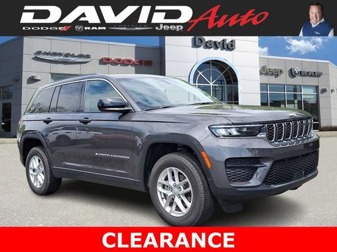 Used 2025 Jeep Grand Cherokee Laredo X w/ Luxury Tech Group I AWD/4WD image 1