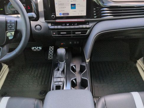 Certified 2026 Toyota Camry SE FWD image 18