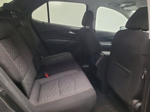 Used 2018 Chevrolet Equinox LT FWD image 19
