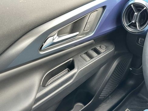 Used 2024 Chevrolet Equinox EV LT image 32