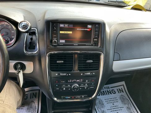 Used 2017 Dodge Grand Caravan GT FWD image 32