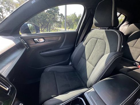 Used 2022 Volvo C40 P8 Recharge Ultimate AWD/4WD image 47