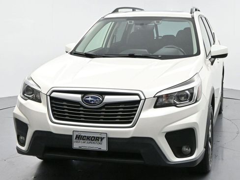 Used 2019 Subaru Forester Premium AWD/4WD image 3