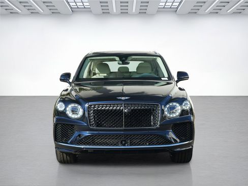 New 2026 Bentley Bentayga image 2