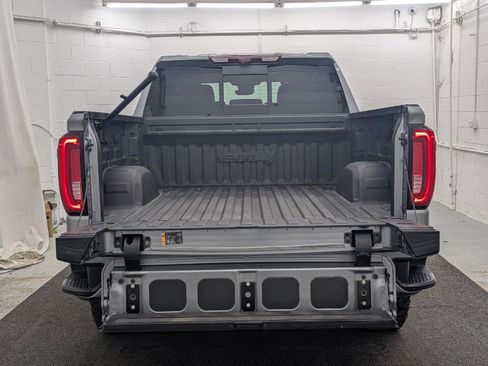 Used 2023 GMC Sierra 1500 AT4 w/ Technology Package image 7
