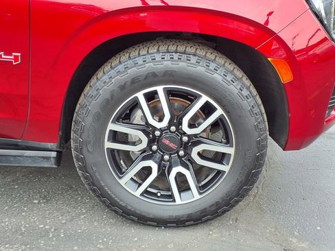 Used 2021 GMC Yukon AT4 w/ AT4 Premium Plus Package image 9
