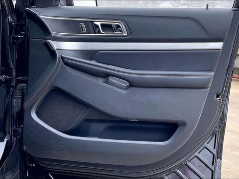 Used 2017 Ford Explorer XLT w/ Equipment Group 202A image 24