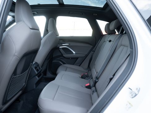 New 2025 Audi Q5 Premium Plus image 23