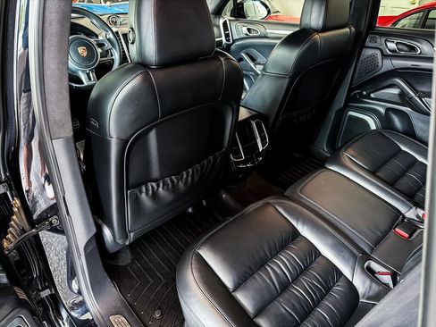 Used 2014 Porsche Cayenne Turbo S AWD/4WD image 18