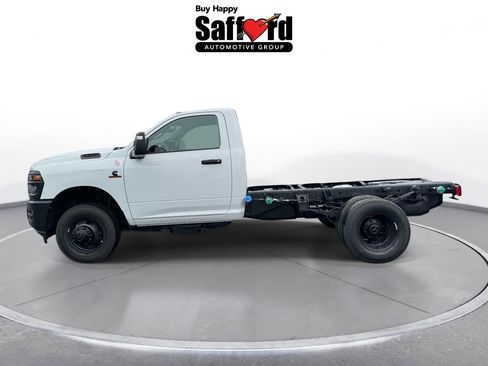 New 2025 RAM 3500 Tradesman AWD/4WD image 4