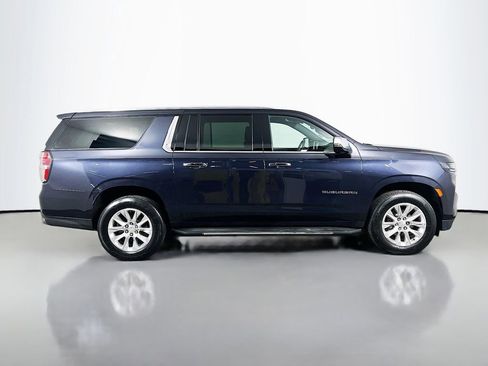 Used 2023 Chevrolet Suburban Premier image 4