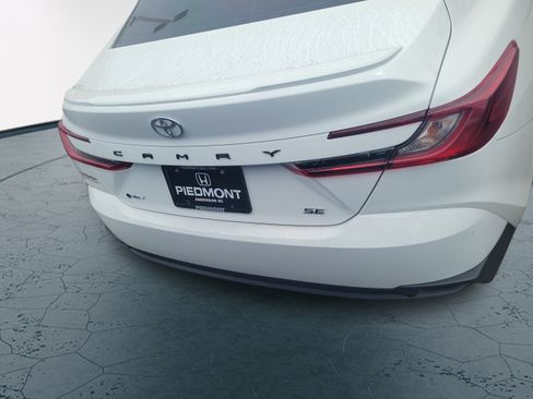 Used 2025 Toyota Camry LE FWD image 6