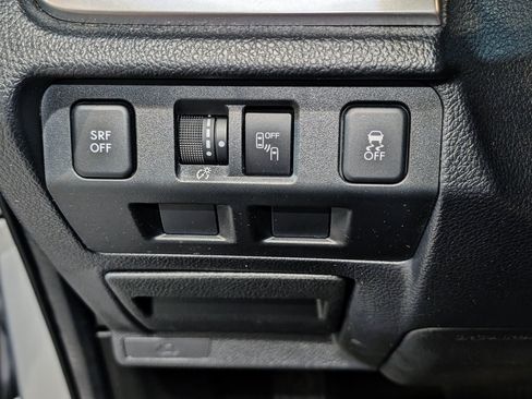 Used 2017 Subaru Forester 2.5i Premium AWD/4WD image 40