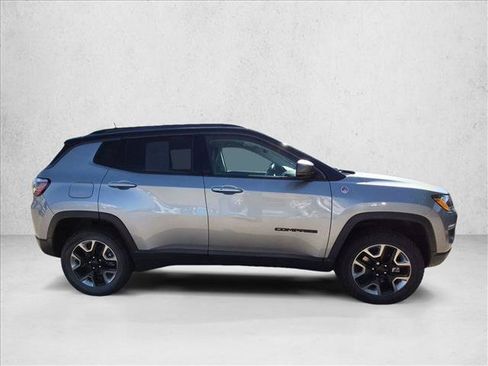 Used 2018 Jeep Compass Trailhawk w/ Cold Weather Group AWD/4WD image 4
