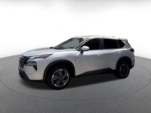 Used 2025 Nissan Rogue SV FWD image 7