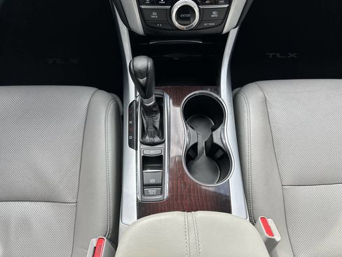 Used 2017 Acura TLX w/ Technology Package FWD image 18