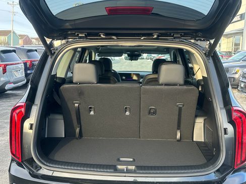 New 2025 Kia Telluride S image 10