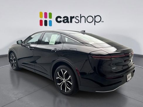 Used 2023 Toyota Crown AWD/4WD image 3