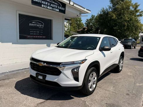 Used 2024 Chevrolet Trax LS w/ Driver Confidence Package FWD image 6