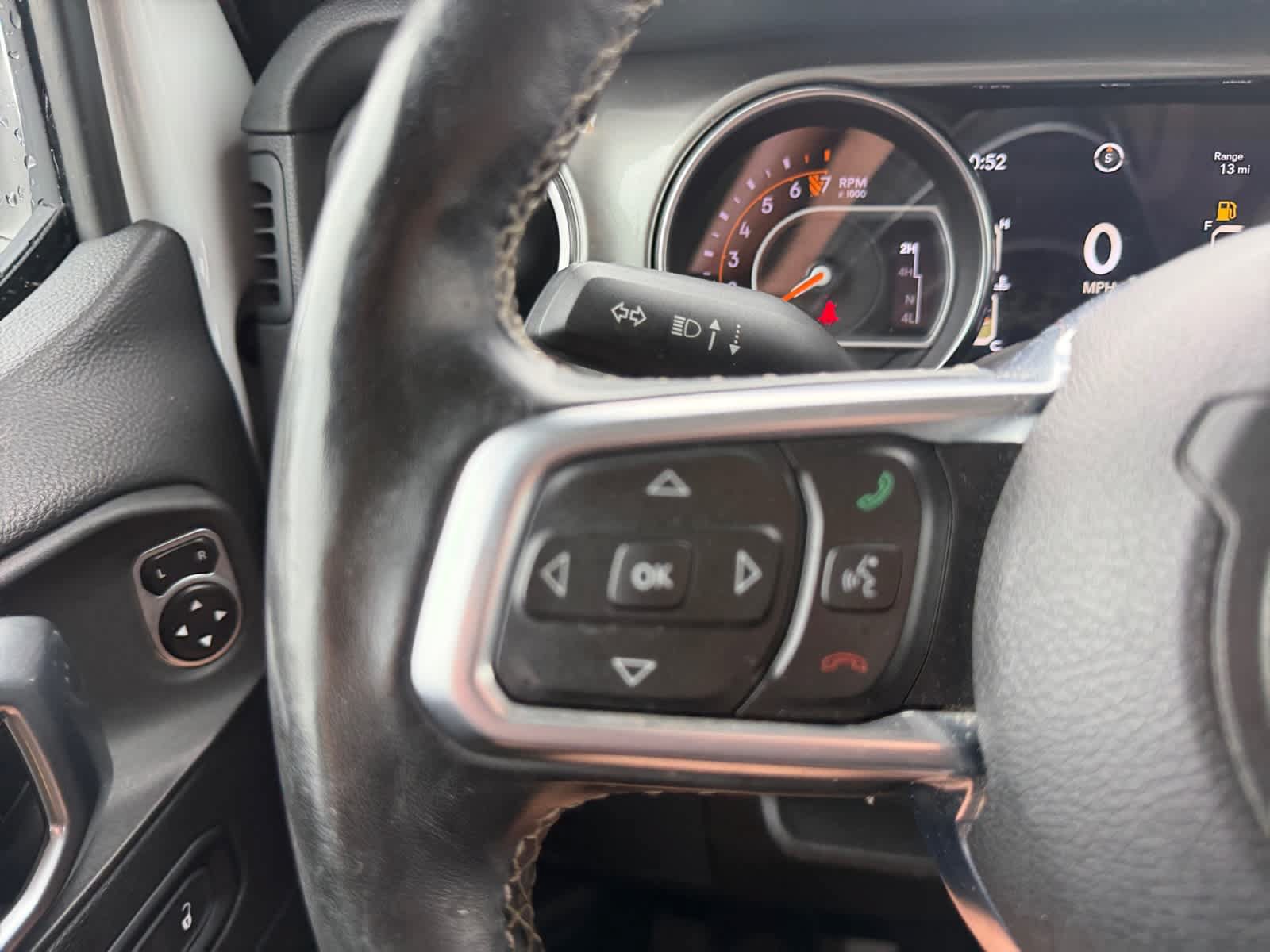 Used 2020 Jeep Gladiator Overland AWD/4WD image 27
