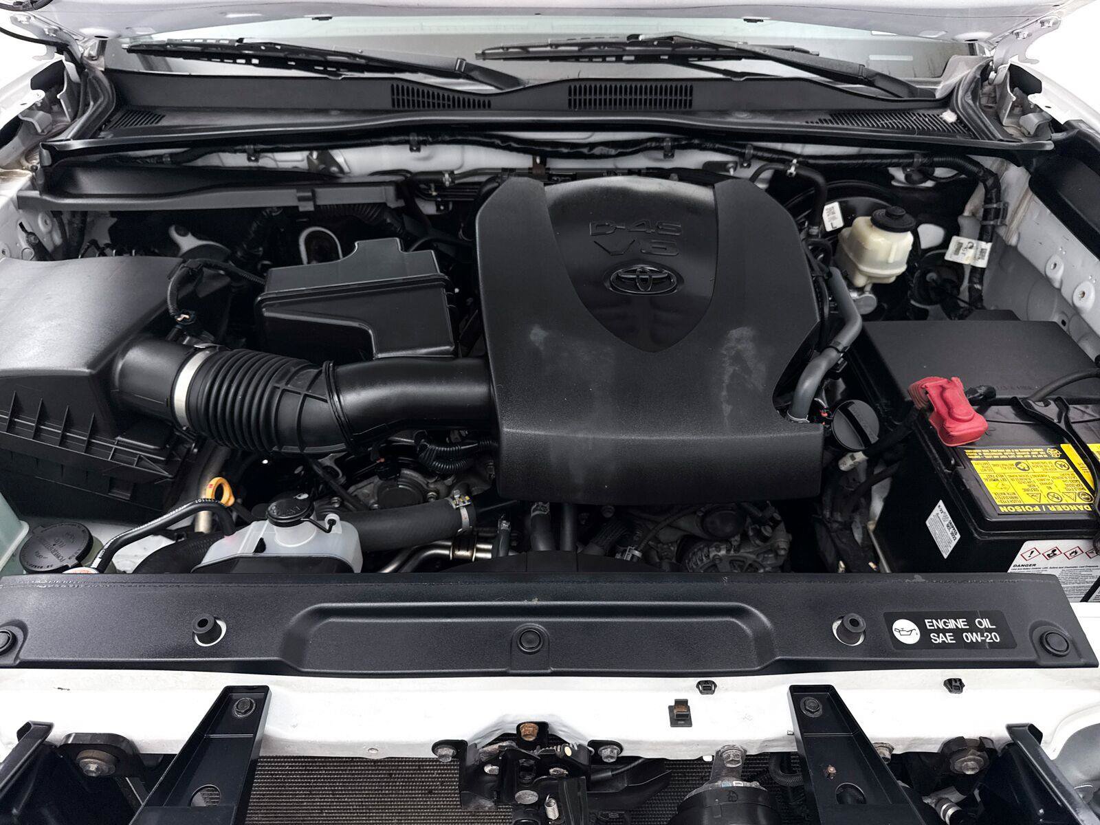 Used 2018 Toyota Tacoma TRD Sport w/ Technology Package RWD image 9