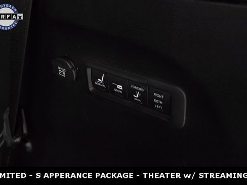 Used 2020 Chrysler Pacifica Limited w/ S Appearance Package image 17