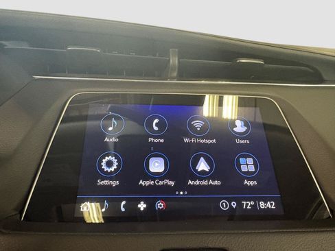 Used 2023 Cadillac XT4 Luxury w/ Cold Weather Package AWD/4WD image 33