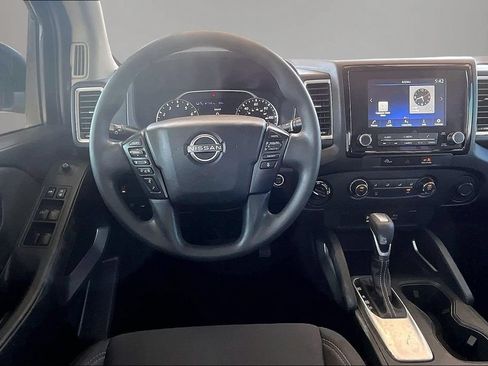 Used 2024 Nissan Frontier SV w/ Technology Package AWD/4WD image 9