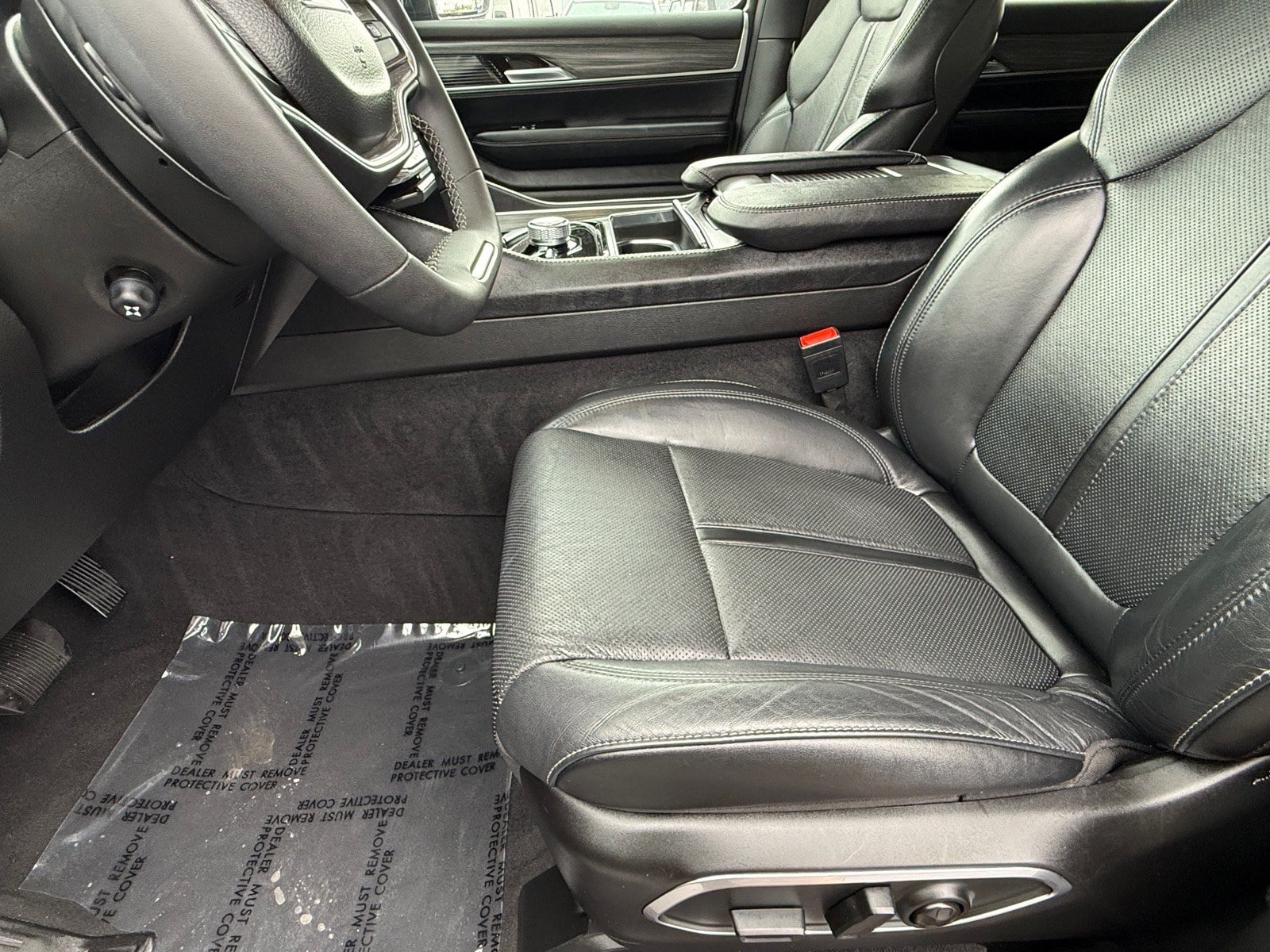 Used 2024 Jeep Wagoneer Series III AWD/4WD image 14