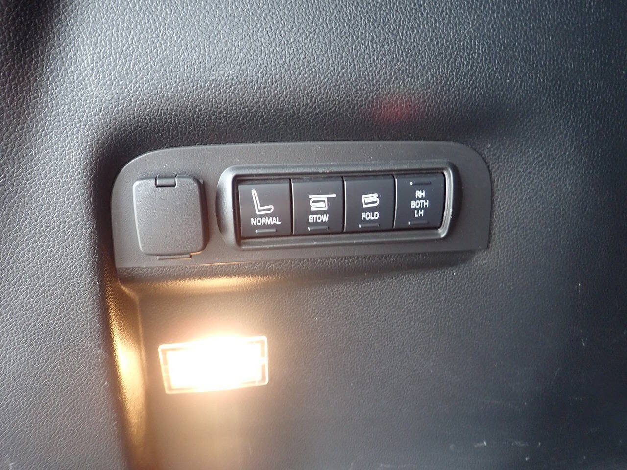 Used 2016 Ford Explorer Limited AWD/4WD image 22