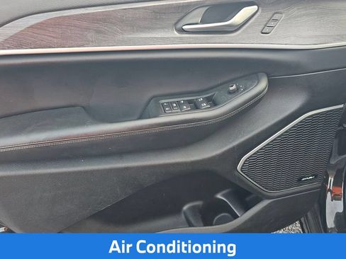 Used 2023 Jeep Grand Cherokee 4WD 4xe image 9