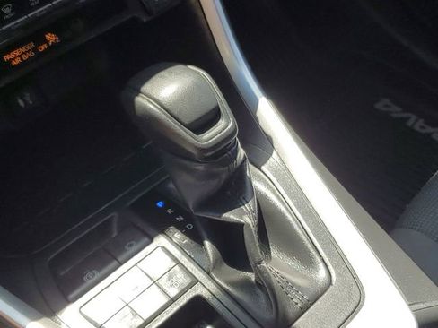Used 2019 Toyota RAV4 LE w/ All Weather Liner Package AWD/4WD image 30