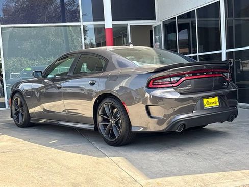 Used 2022 Dodge Charger R/T w/ Plus Group RWD image 7