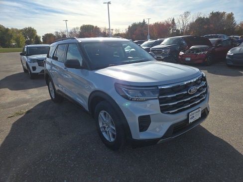 New 2026 Ford Explorer Active image 7