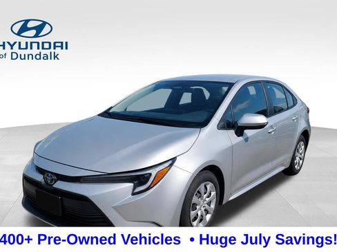 Used 2023 Toyota Corolla LE FWD image 3