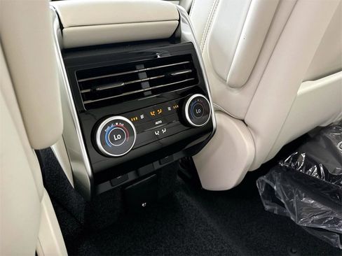 New 2025 Land Rover Range Rover SE image 14