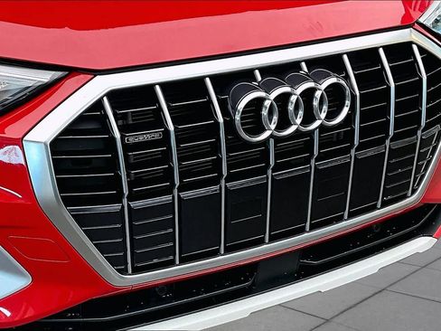 Used 2022 Audi Q3 2.0T Premium w/ Convenience Package AWD/4WD image 32