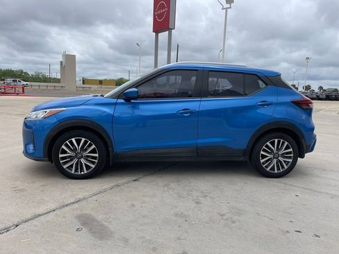 Certified 2024 Nissan Kicks SV image 2